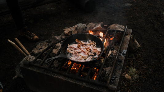 CLEAN CAST IRON SKILLET